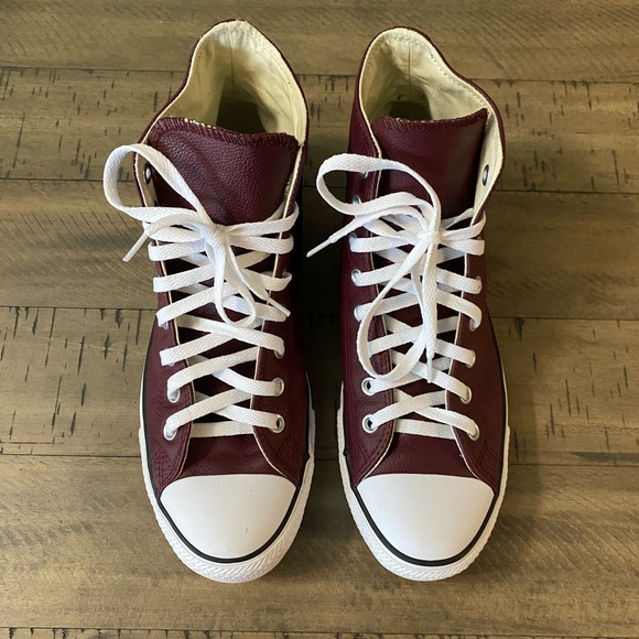 ⭐️ SOLD ⭐️ CONVERSE Leather Hi Top Sneakers M10 - Picture 3 of 10